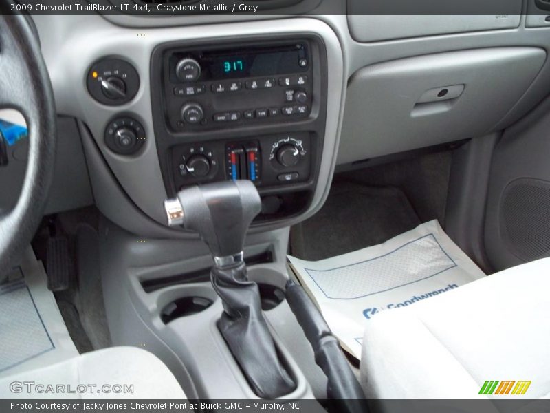 Graystone Metallic / Gray 2009 Chevrolet TrailBlazer LT 4x4