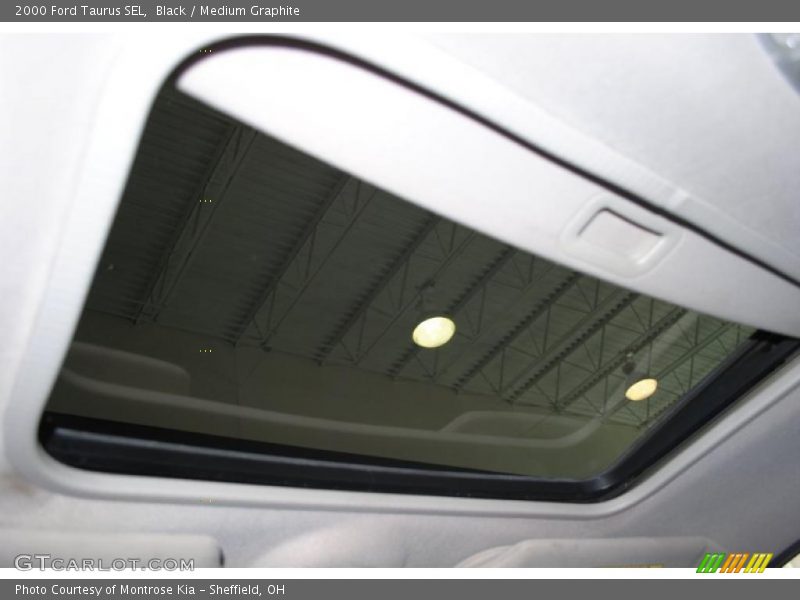 Black / Medium Graphite 2000 Ford Taurus SEL