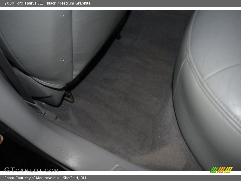 Black / Medium Graphite 2000 Ford Taurus SEL
