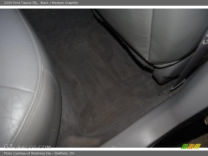Black / Medium Graphite 2000 Ford Taurus SEL