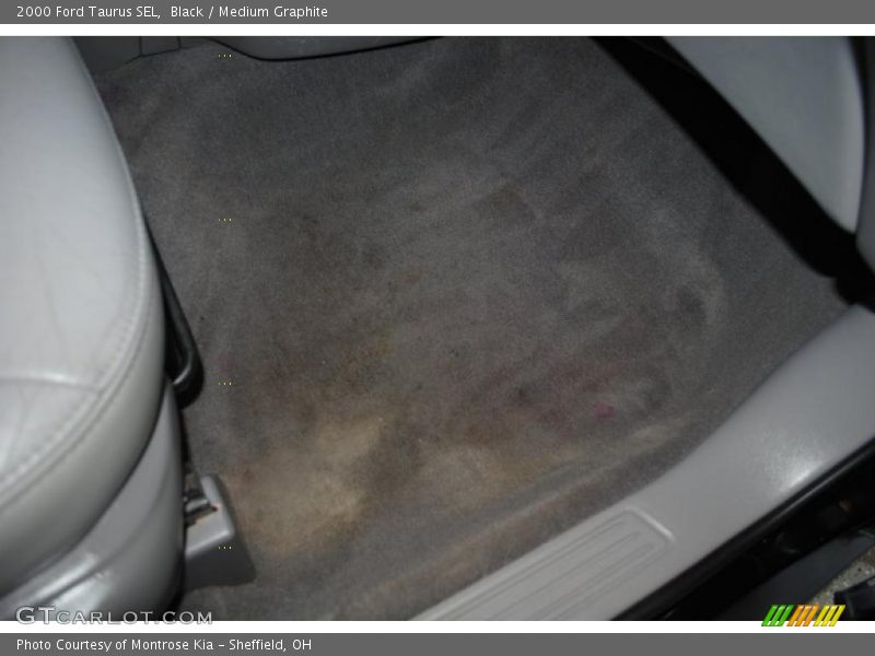 Black / Medium Graphite 2000 Ford Taurus SEL