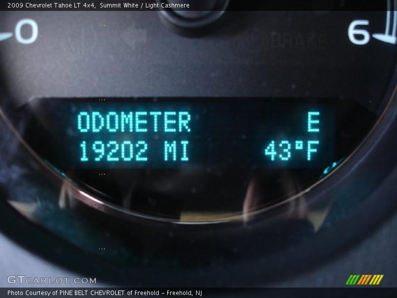 Summit White / Light Cashmere 2009 Chevrolet Tahoe LT 4x4