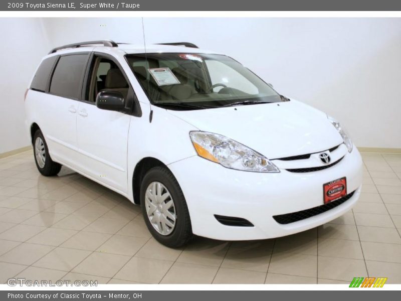 Super White / Taupe 2009 Toyota Sienna LE
