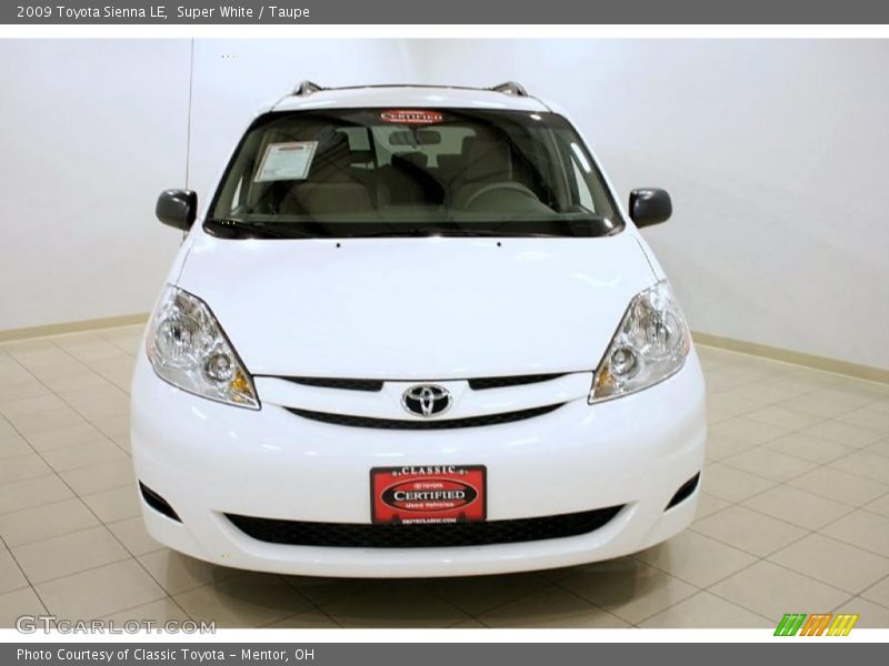 Super White / Taupe 2009 Toyota Sienna LE