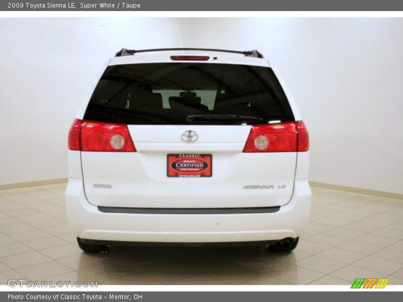 Super White / Taupe 2009 Toyota Sienna LE