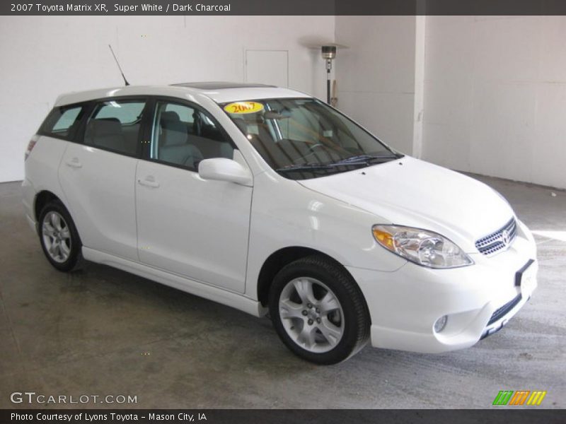 Super White / Dark Charcoal 2007 Toyota Matrix XR