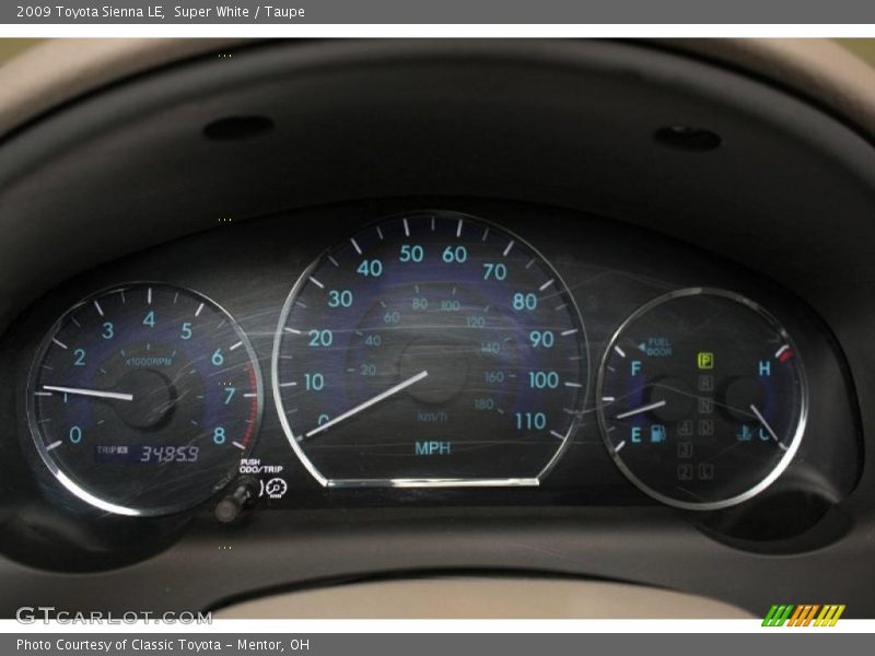 Super White / Taupe 2009 Toyota Sienna LE