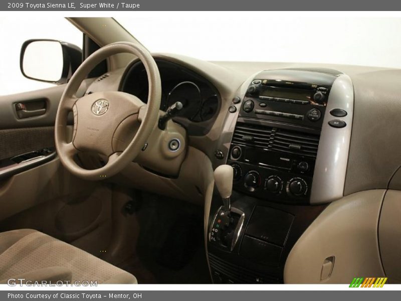 Super White / Taupe 2009 Toyota Sienna LE
