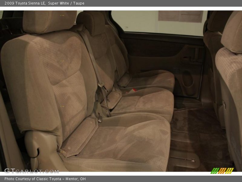 Super White / Taupe 2009 Toyota Sienna LE