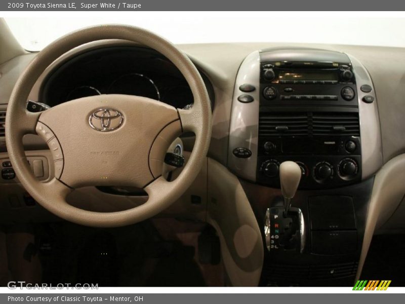 Super White / Taupe 2009 Toyota Sienna LE