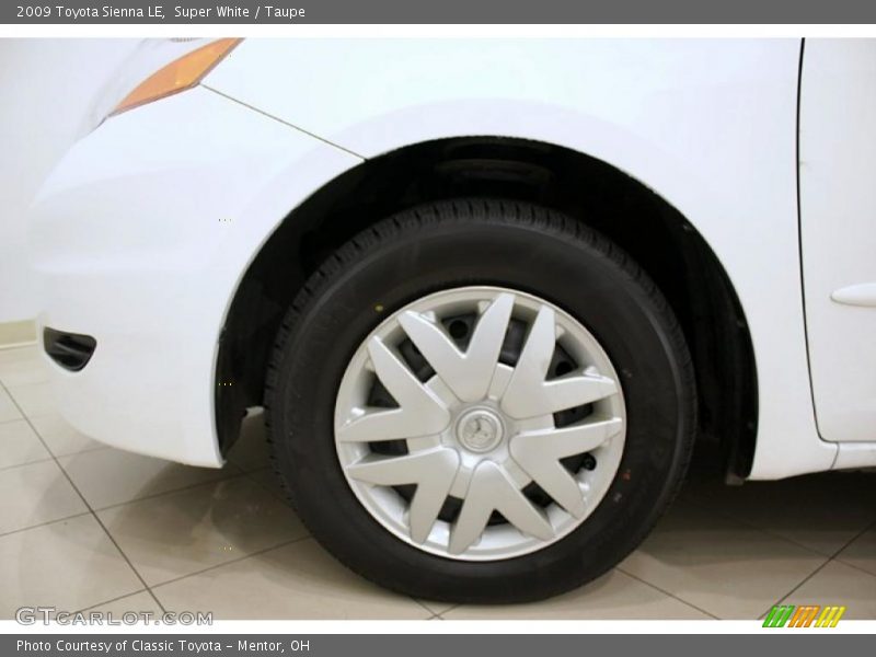 Super White / Taupe 2009 Toyota Sienna LE