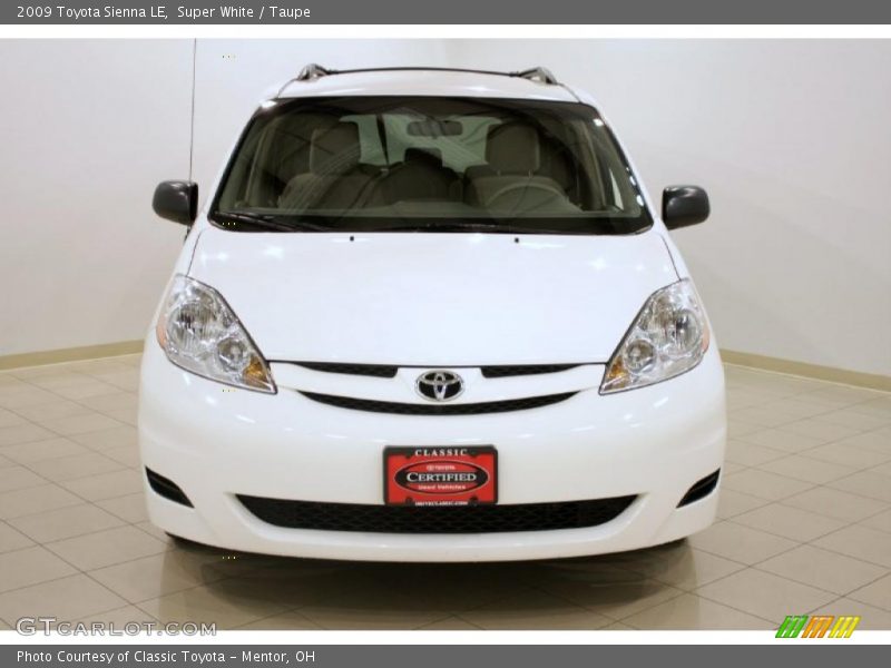 Super White / Taupe 2009 Toyota Sienna LE