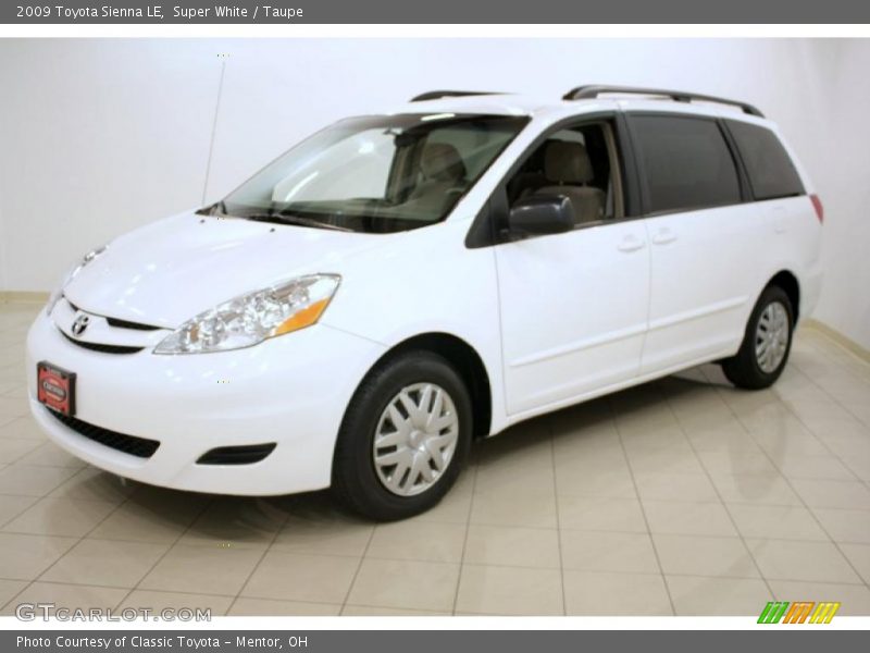 Super White / Taupe 2009 Toyota Sienna LE