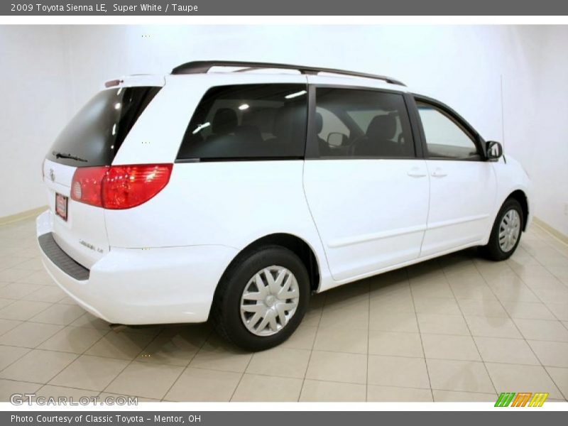 Super White / Taupe 2009 Toyota Sienna LE