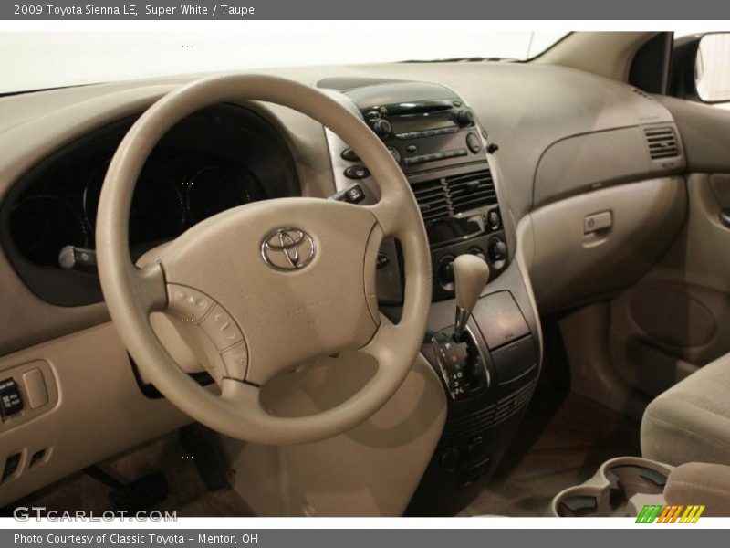 Super White / Taupe 2009 Toyota Sienna LE