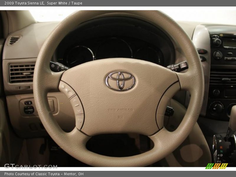 Super White / Taupe 2009 Toyota Sienna LE