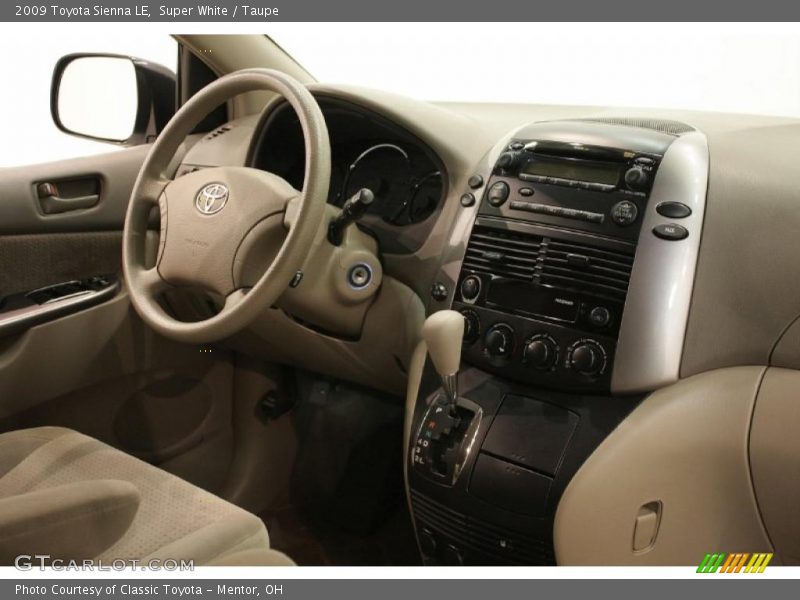 Super White / Taupe 2009 Toyota Sienna LE