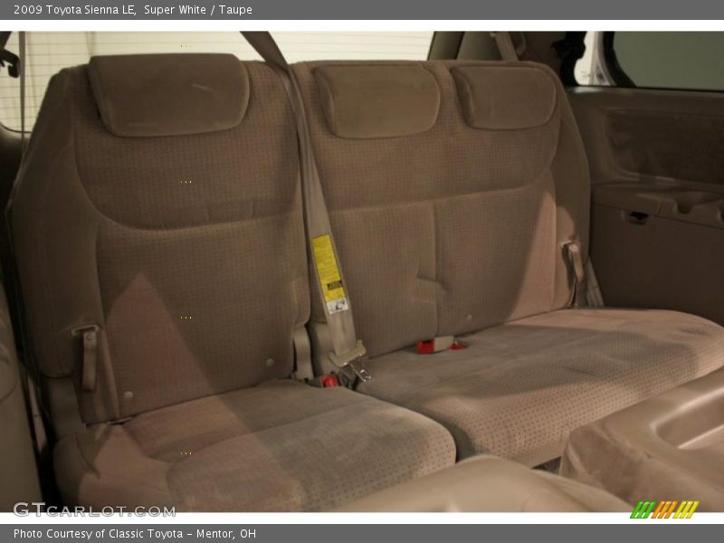 Super White / Taupe 2009 Toyota Sienna LE