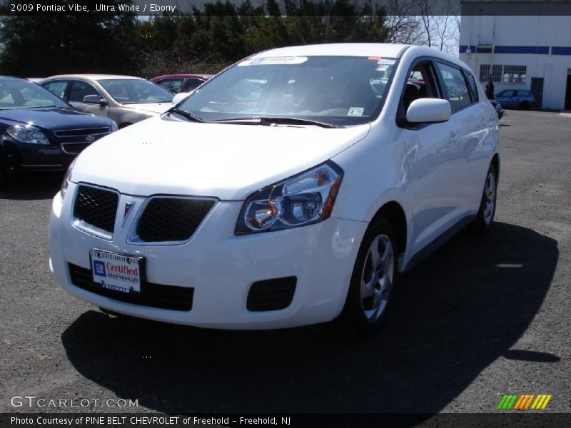 Ultra White / Ebony 2009 Pontiac Vibe