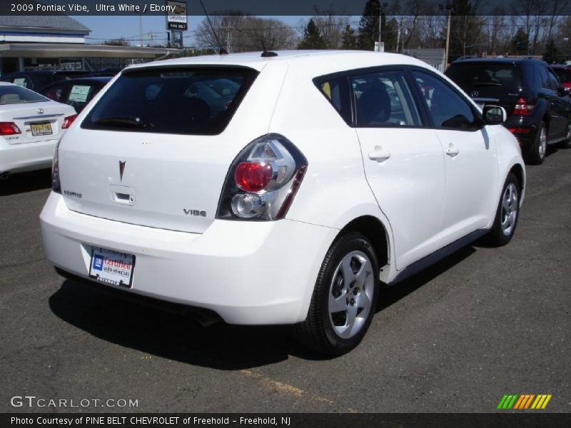 Ultra White / Ebony 2009 Pontiac Vibe