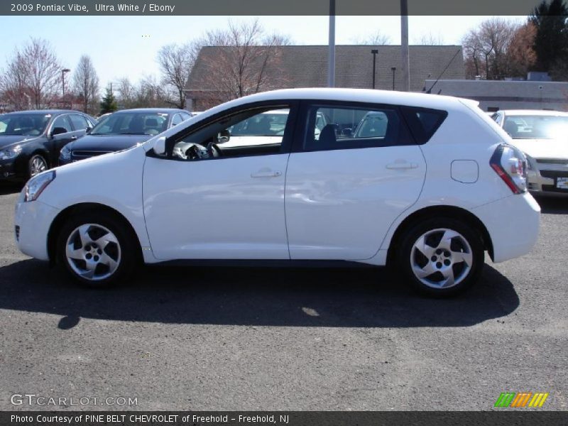 Ultra White / Ebony 2009 Pontiac Vibe