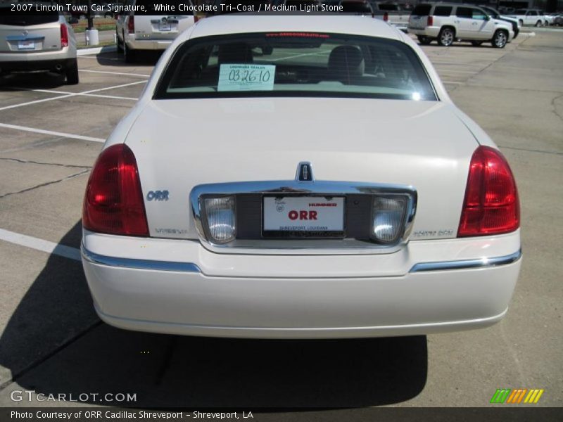 White Chocolate Tri-Coat / Medium Light Stone 2007 Lincoln Town Car Signature