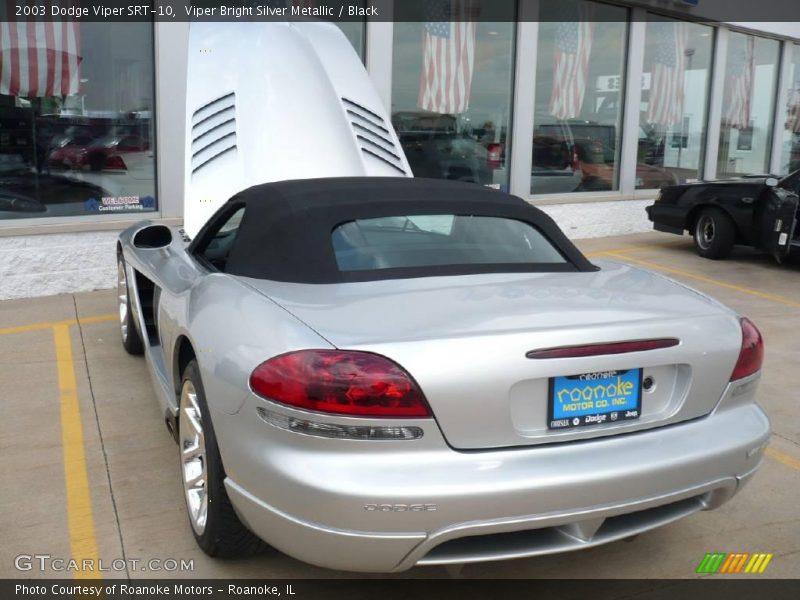 Viper Bright Silver Metallic / Black 2003 Dodge Viper SRT-10