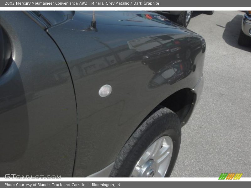 Mineral Grey Metallic / Dark Graphite 2003 Mercury Mountaineer Convenience AWD