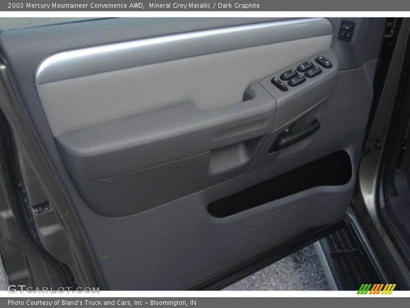 Mineral Grey Metallic / Dark Graphite 2003 Mercury Mountaineer Convenience AWD
