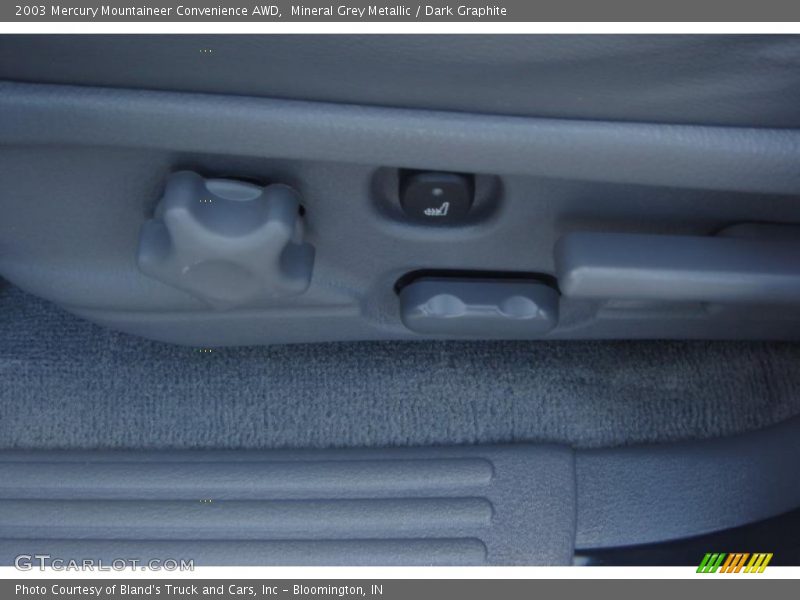 Mineral Grey Metallic / Dark Graphite 2003 Mercury Mountaineer Convenience AWD