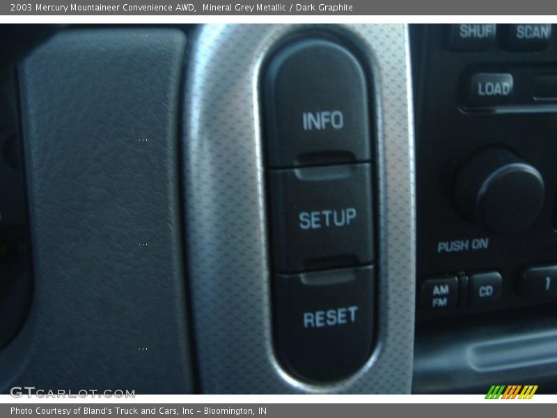 Mineral Grey Metallic / Dark Graphite 2003 Mercury Mountaineer Convenience AWD
