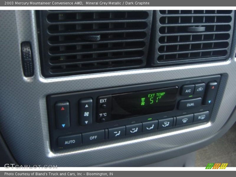 Mineral Grey Metallic / Dark Graphite 2003 Mercury Mountaineer Convenience AWD
