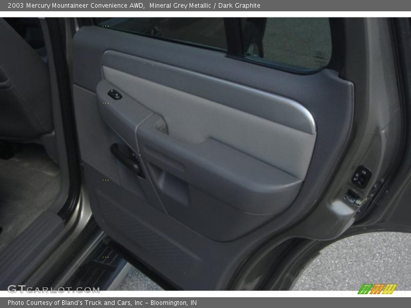 Mineral Grey Metallic / Dark Graphite 2003 Mercury Mountaineer Convenience AWD
