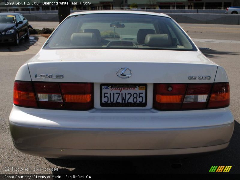 Diamond White Pearl / Ivory 1999 Lexus ES 300