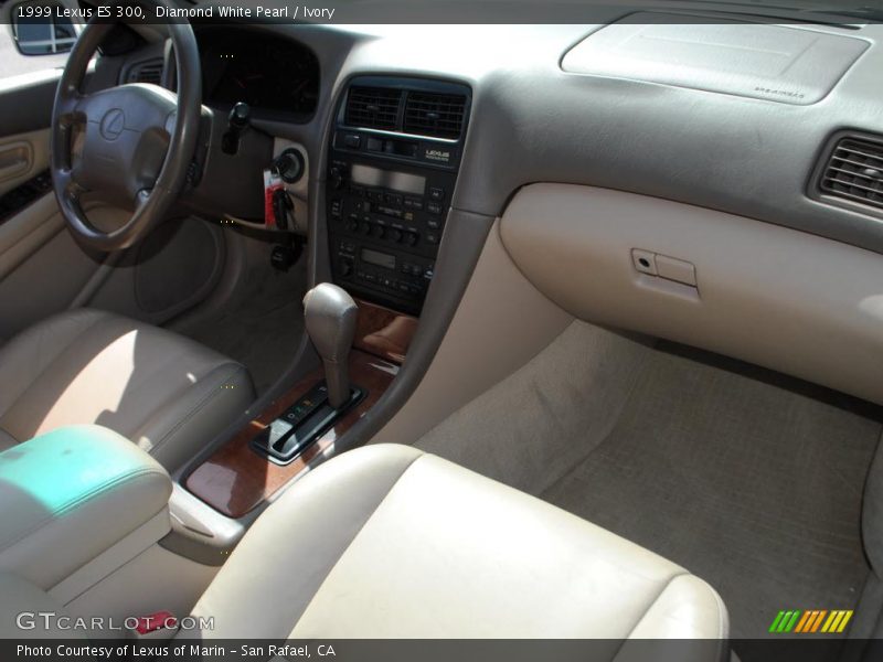Diamond White Pearl / Ivory 1999 Lexus ES 300