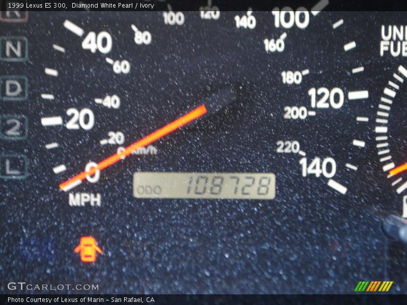 Diamond White Pearl / Ivory 1999 Lexus ES 300
