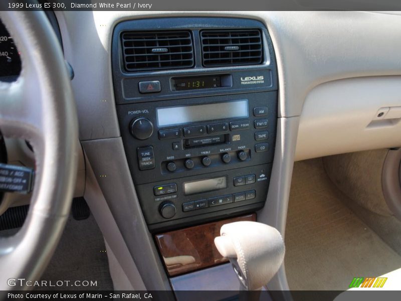 Diamond White Pearl / Ivory 1999 Lexus ES 300