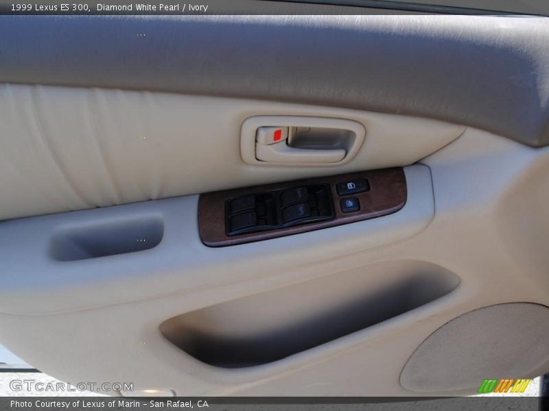 Diamond White Pearl / Ivory 1999 Lexus ES 300