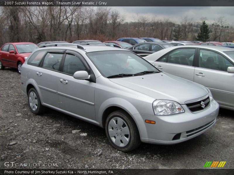 Titanium Silver Metallic / Grey 2007 Suzuki Forenza Wagon