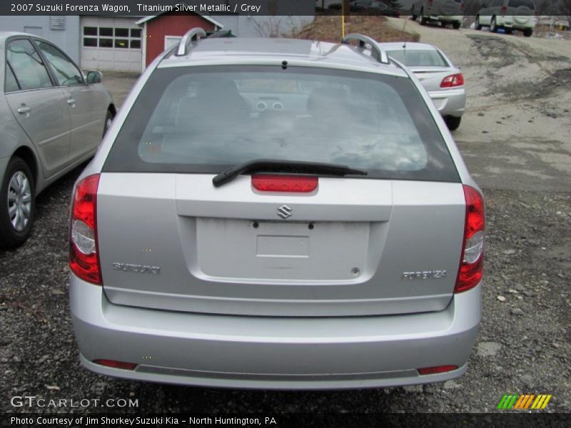 Titanium Silver Metallic / Grey 2007 Suzuki Forenza Wagon