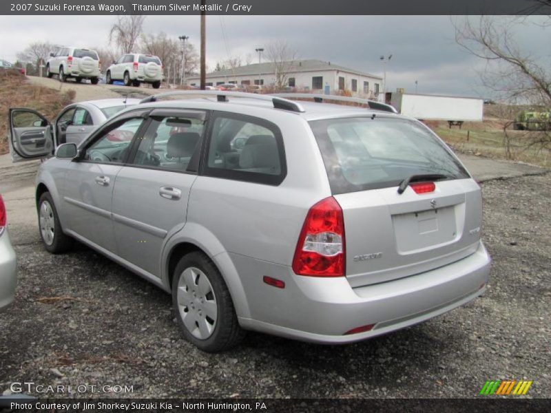 Titanium Silver Metallic / Grey 2007 Suzuki Forenza Wagon