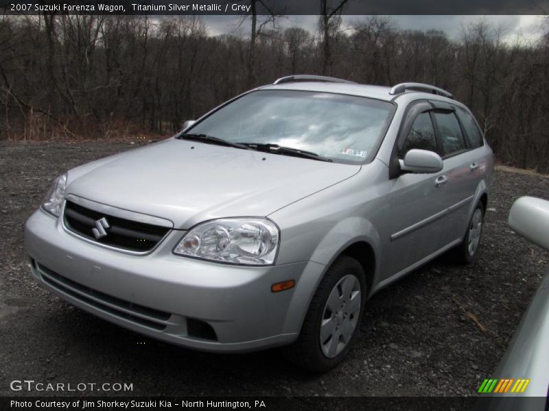 Titanium Silver Metallic / Grey 2007 Suzuki Forenza Wagon