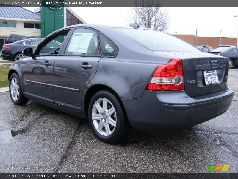Titanium Gray Metallic / Off-Black 2007 Volvo S40 2.4i