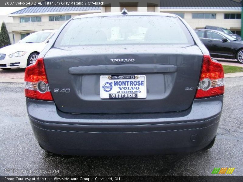 Titanium Gray Metallic / Off-Black 2007 Volvo S40 2.4i