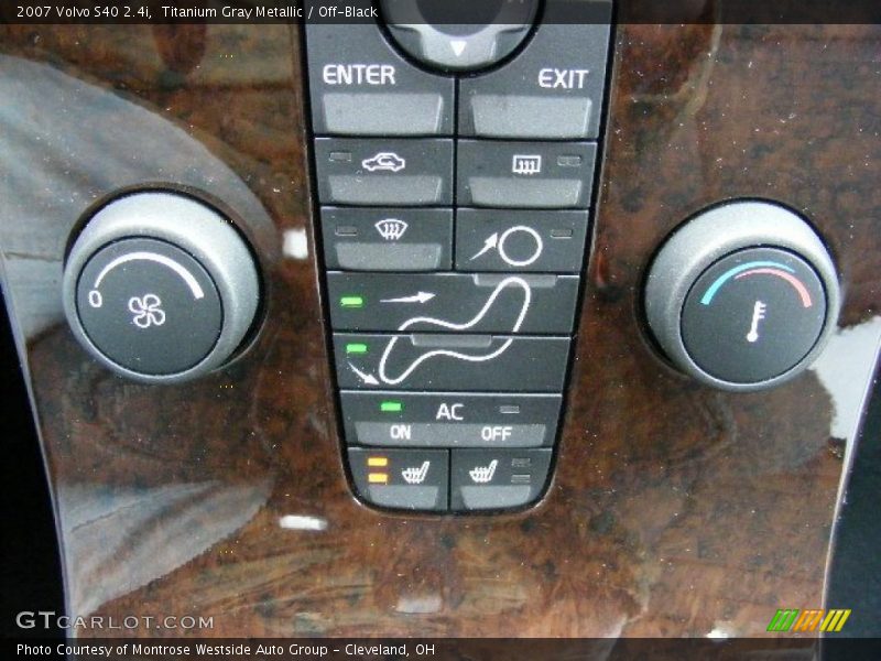 Titanium Gray Metallic / Off-Black 2007 Volvo S40 2.4i