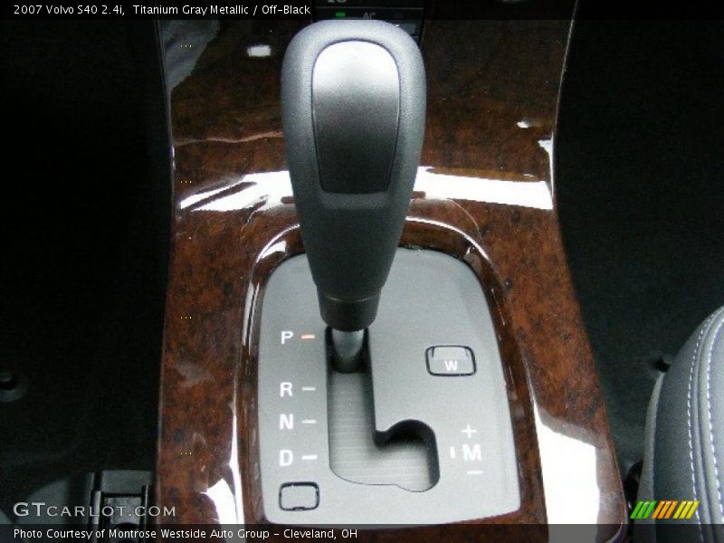 Titanium Gray Metallic / Off-Black 2007 Volvo S40 2.4i