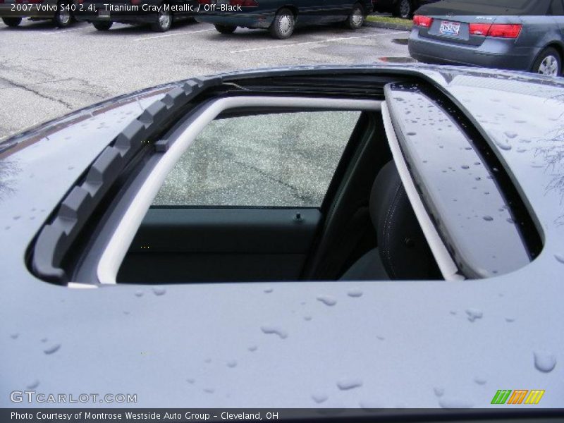 Titanium Gray Metallic / Off-Black 2007 Volvo S40 2.4i