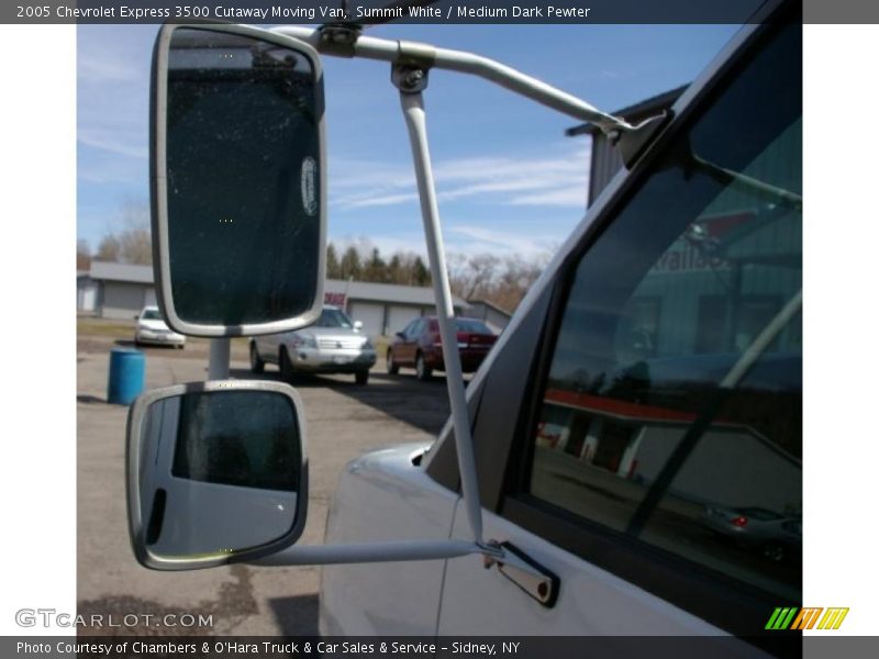 Summit White / Medium Dark Pewter 2005 Chevrolet Express 3500 Cutaway Moving Van