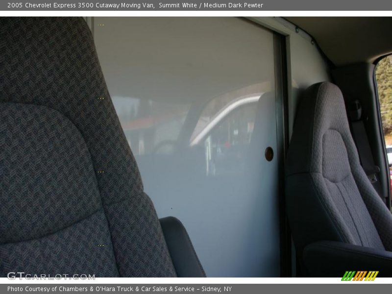 Summit White / Medium Dark Pewter 2005 Chevrolet Express 3500 Cutaway Moving Van