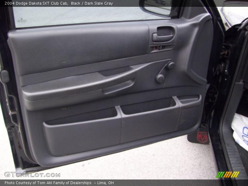 Black / Dark Slate Gray 2004 Dodge Dakota SXT Club Cab